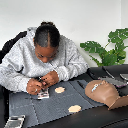 BRIGHTON - Group Eyelash Extension Course